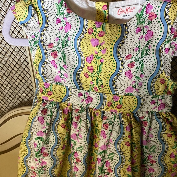 Cath Kidston 6-9 months sweet pea baby tie back dress and bloomer - Picture 10 of 12